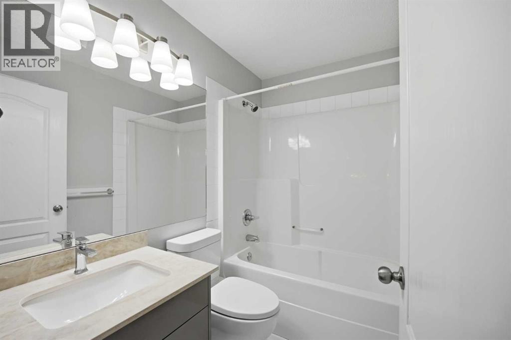 1433 Strathcona Drive SW — photo 36