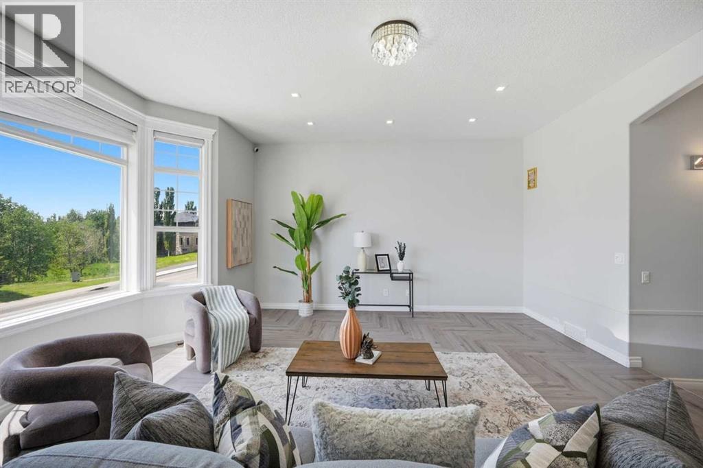 1433 Strathcona Drive SW — photo 22