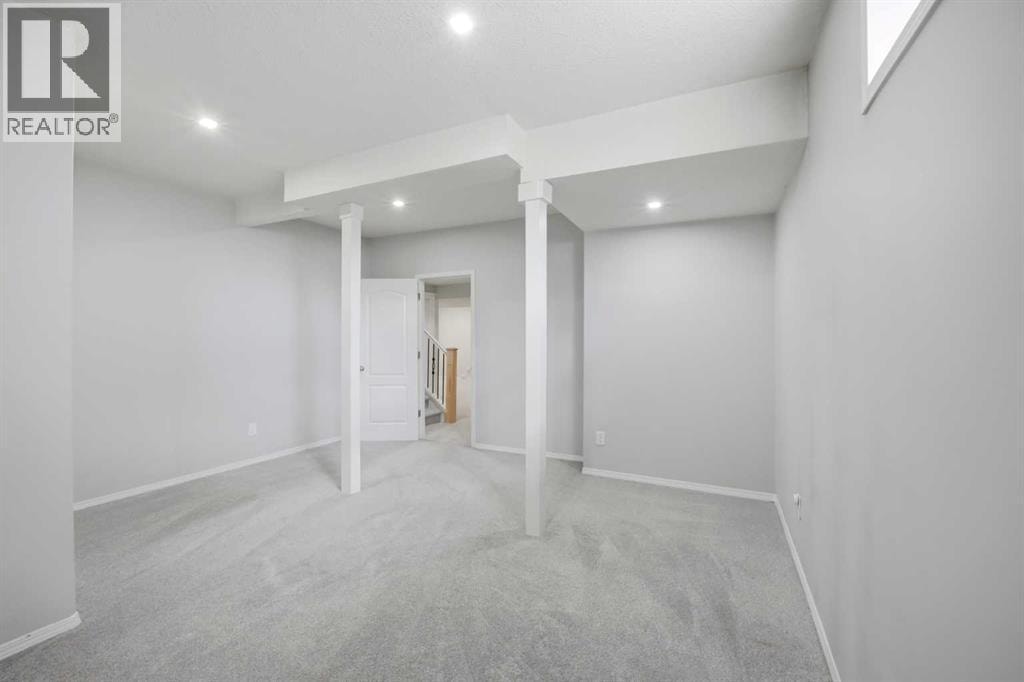 1433 Strathcona Drive SW — photo 40