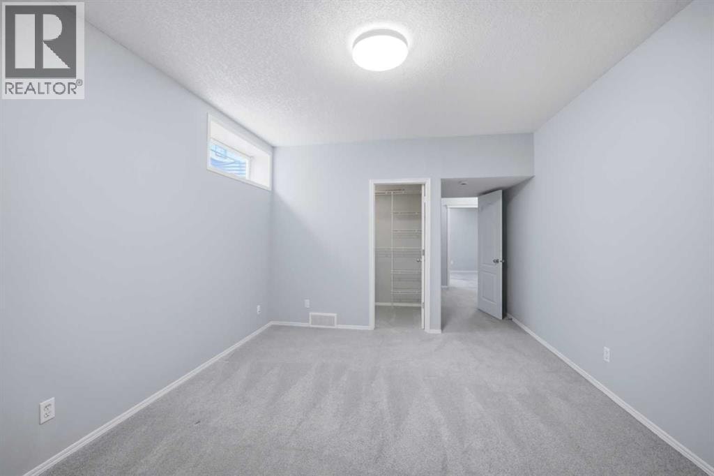 1433 Strathcona Drive SW — photo 42