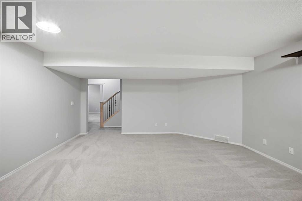 1433 Strathcona Drive SW — photo 41