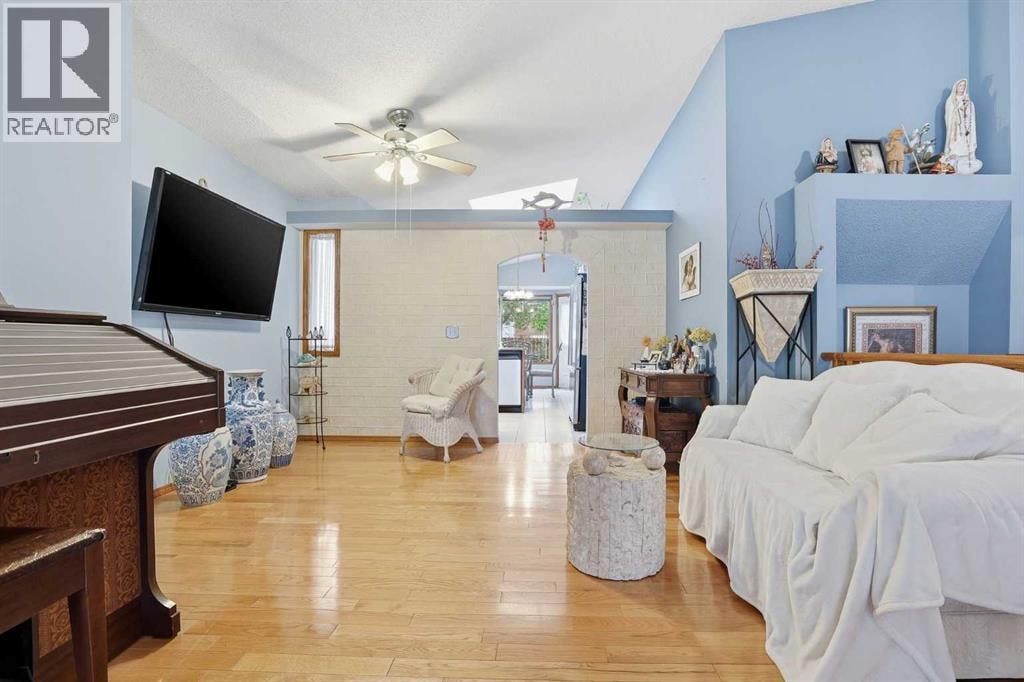 866 Applewood Drive SE — photo 8