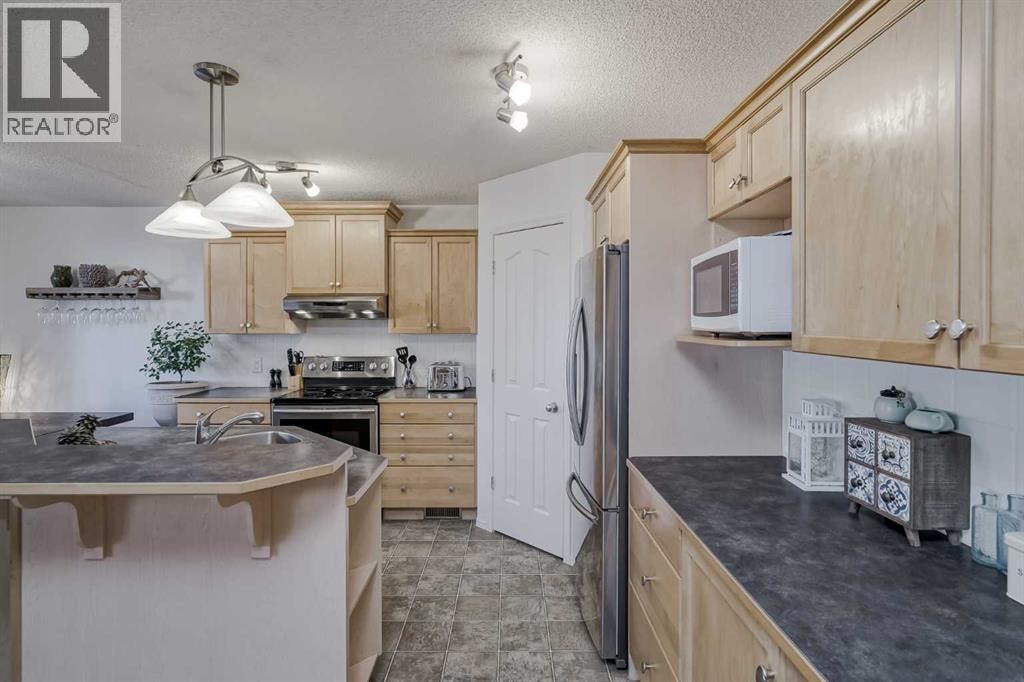 212 Cove Court — photo 12