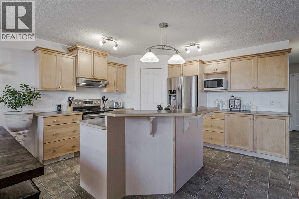 212 Cove Court — photo 8