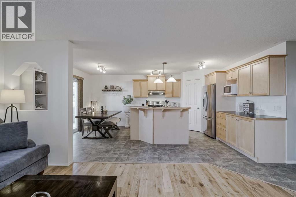 212 Cove Court — photo 3