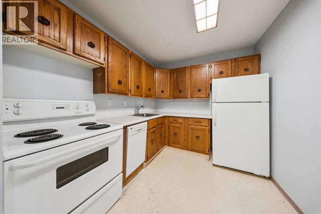 6310, 315 Southampton Drive SW — photo 9