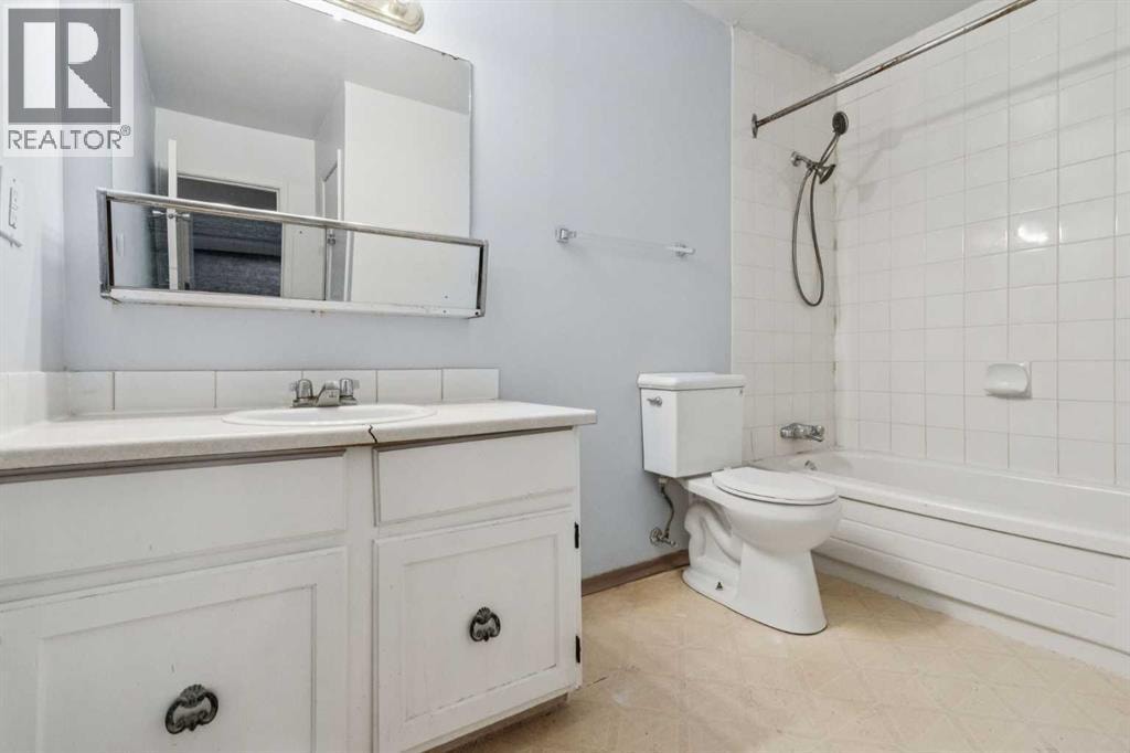 6310, 315 Southampton Drive SW — photo 16