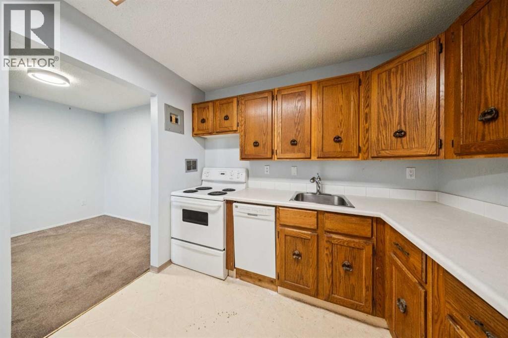 6310, 315 Southampton Drive SW — photo 10