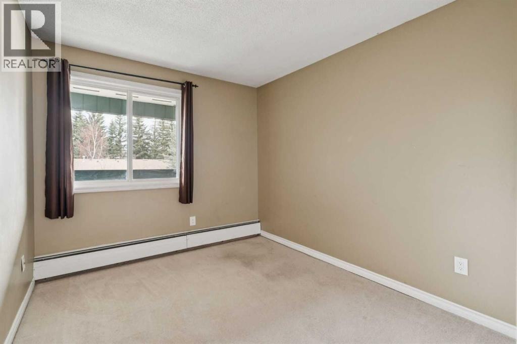 9302, 315 Southampton Drive SW — photo 12