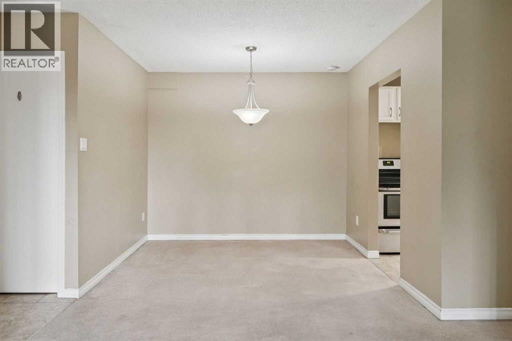 9302, 315 Southampton Drive SW — photo 6