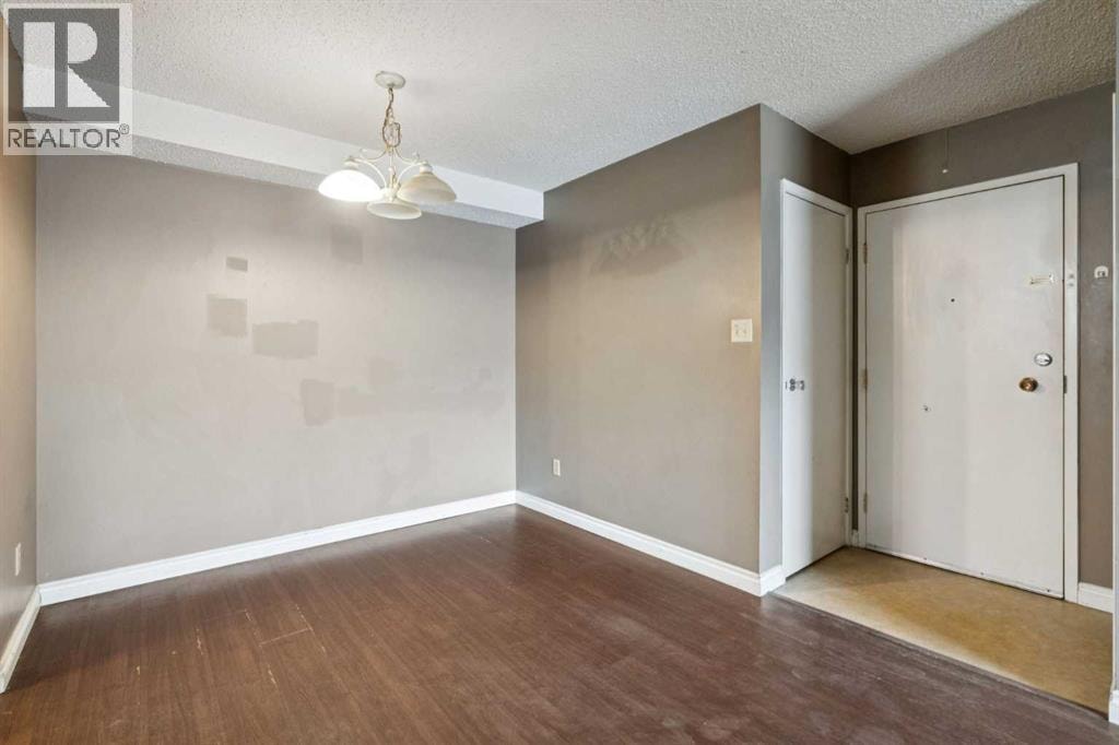 5111, 315 Southampton Drive SW — photo 2