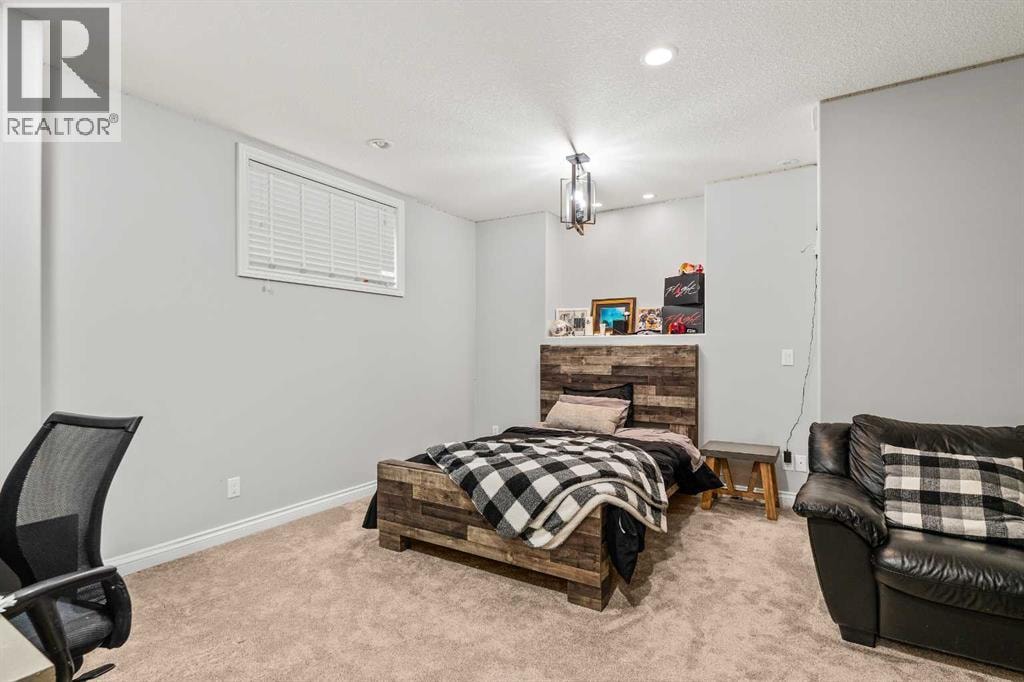 31 Sterling Springs Crescent — photo 39