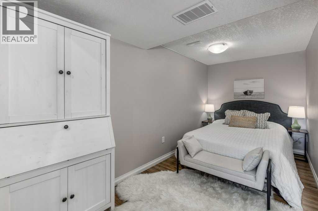 128 Sunset Park — photo 30