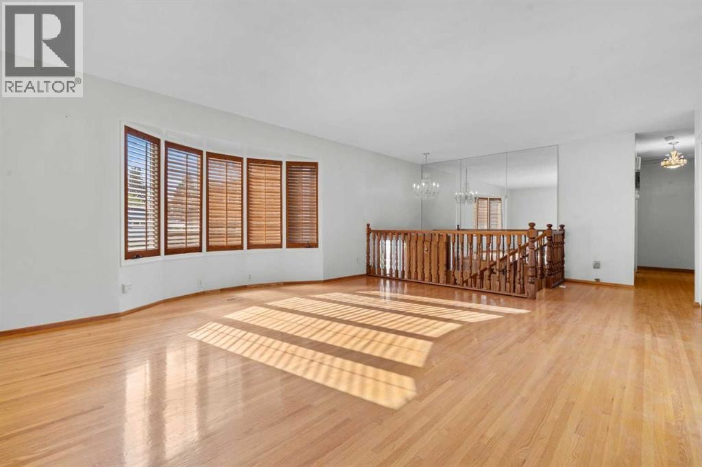 444 Woodland Crescent SE — photo 11