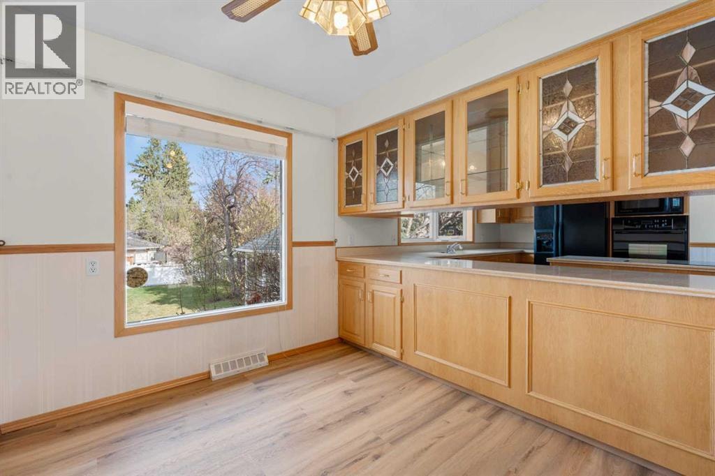 444 Woodland Crescent SE — photo 17