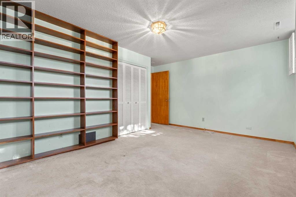 444 Woodland Crescent SE — photo 30