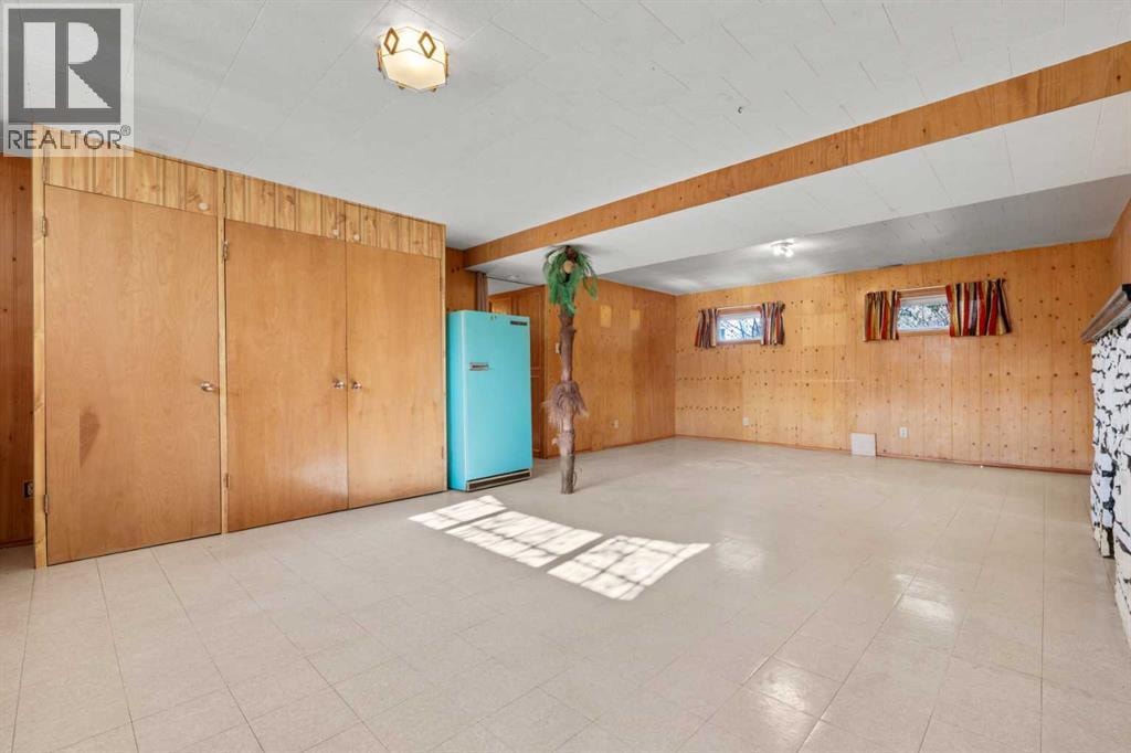 444 Woodland Crescent SE — photo 39