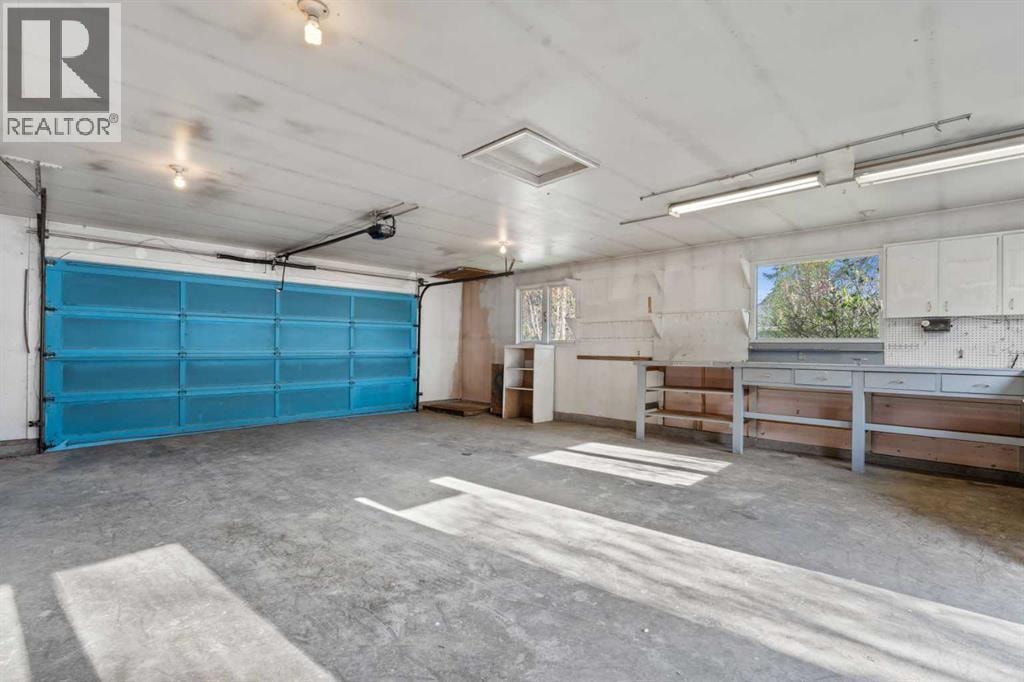 444 Woodland Crescent SE — photo 42