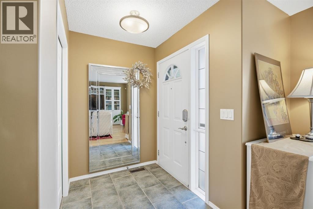 157 Cranberry Square SE — photo 2