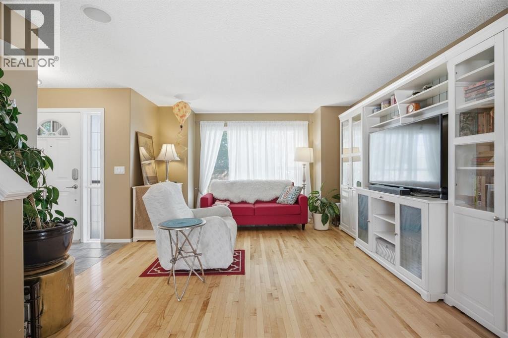 157 Cranberry Square SE — photo 5