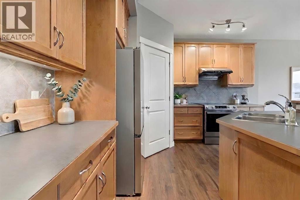 327 Panamount Point NW — photo 4