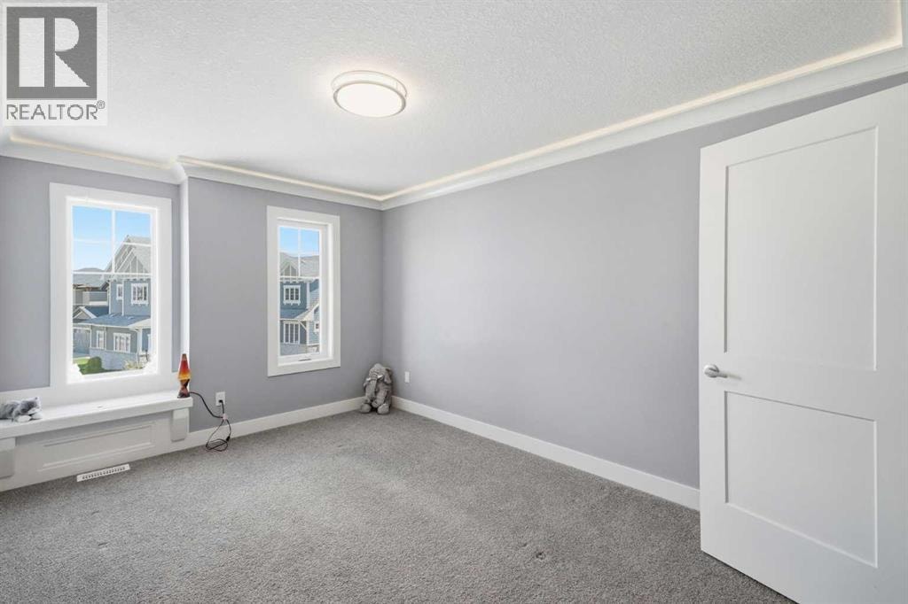 160 Kinniburgh Loop — photo 28