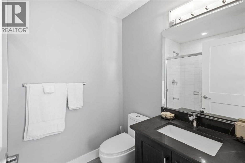160 Kinniburgh Loop — photo 32