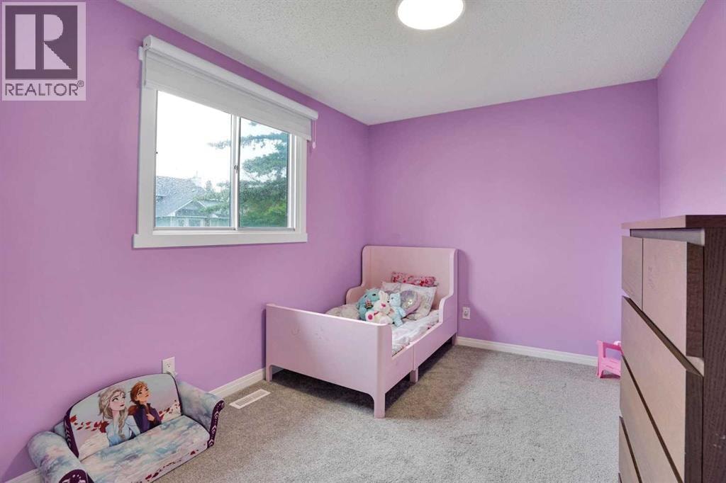 3935 14 Avenue NE — photo 13