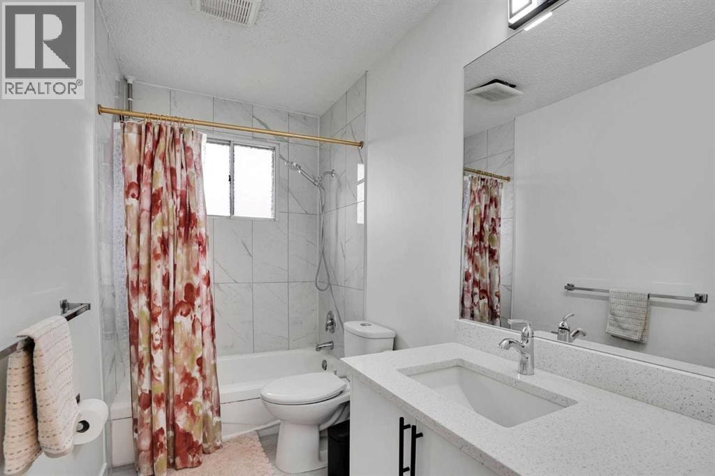 3935 14 Avenue NE — photo 17