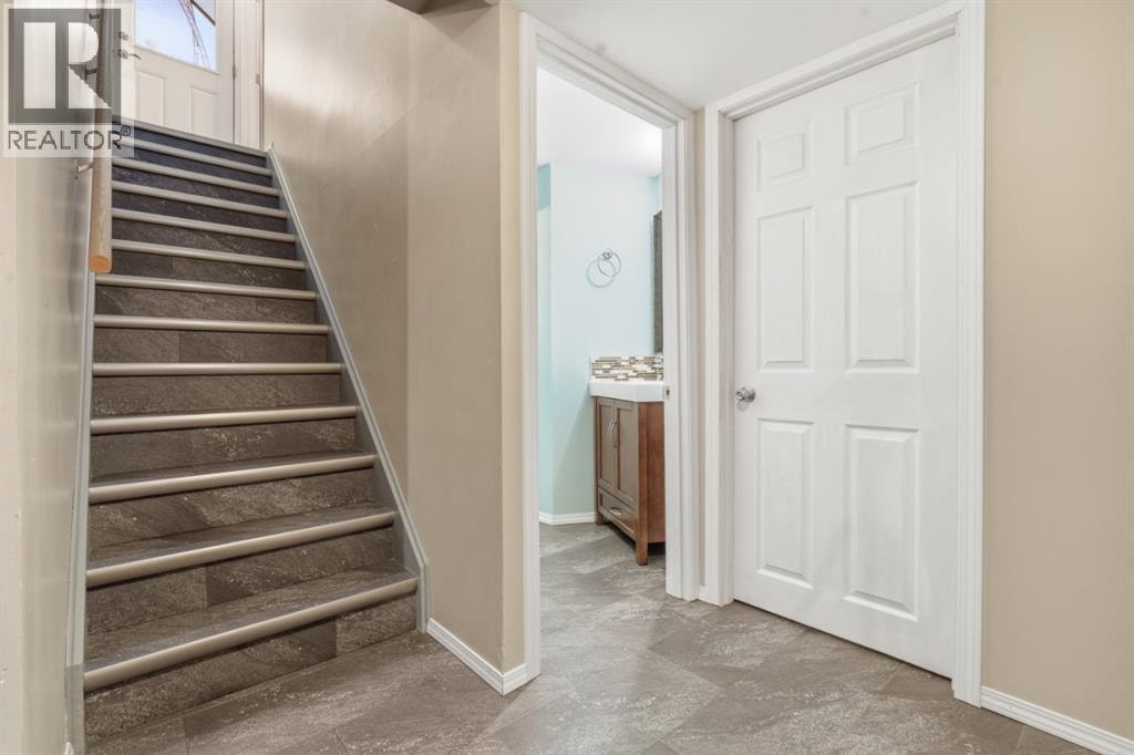 1703 110 Avenue SW — photo 31