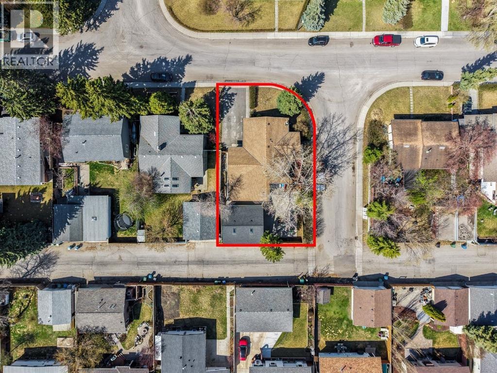 1703 110 Avenue SW — photo 4