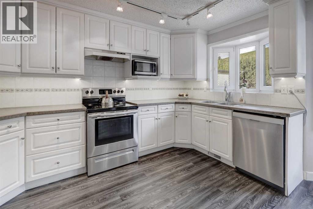 36 Hawksley Crescent NW — photo 8