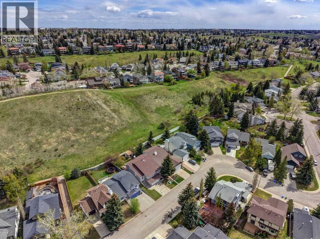 36 Hawksley Crescent NW — photo 30