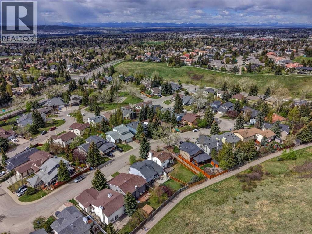 36 Hawksley Crescent NW — photo 32
