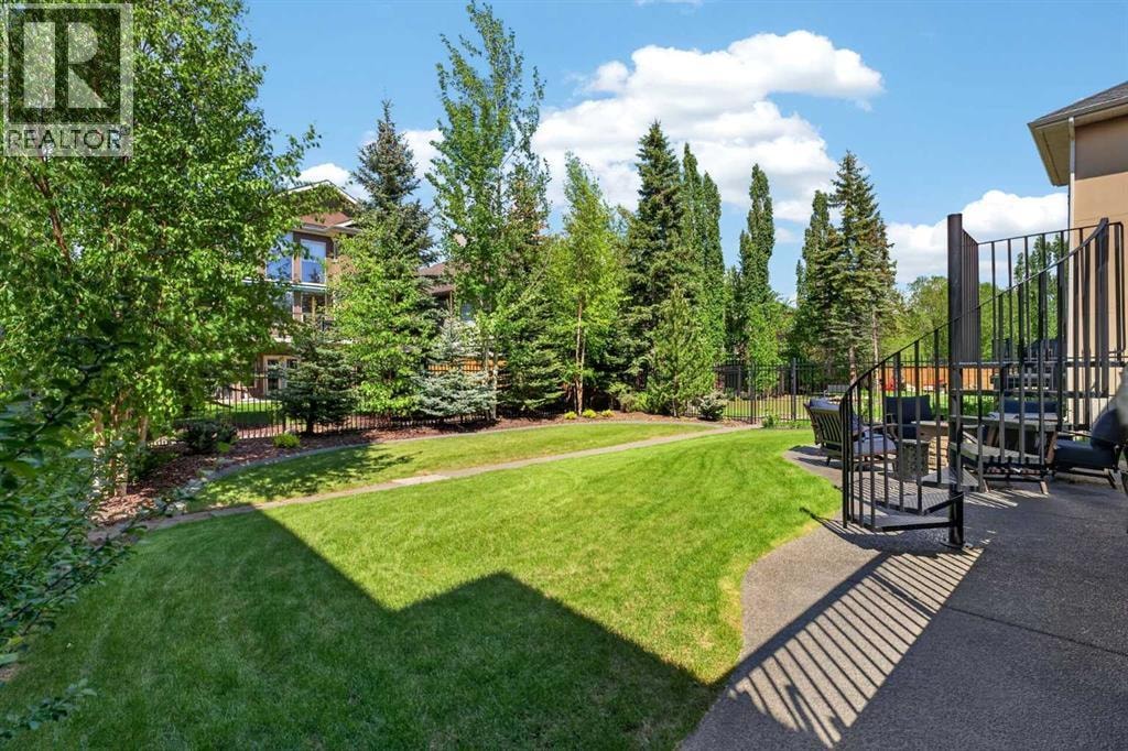 32 Aspen Meadows Manor SW — photo 7