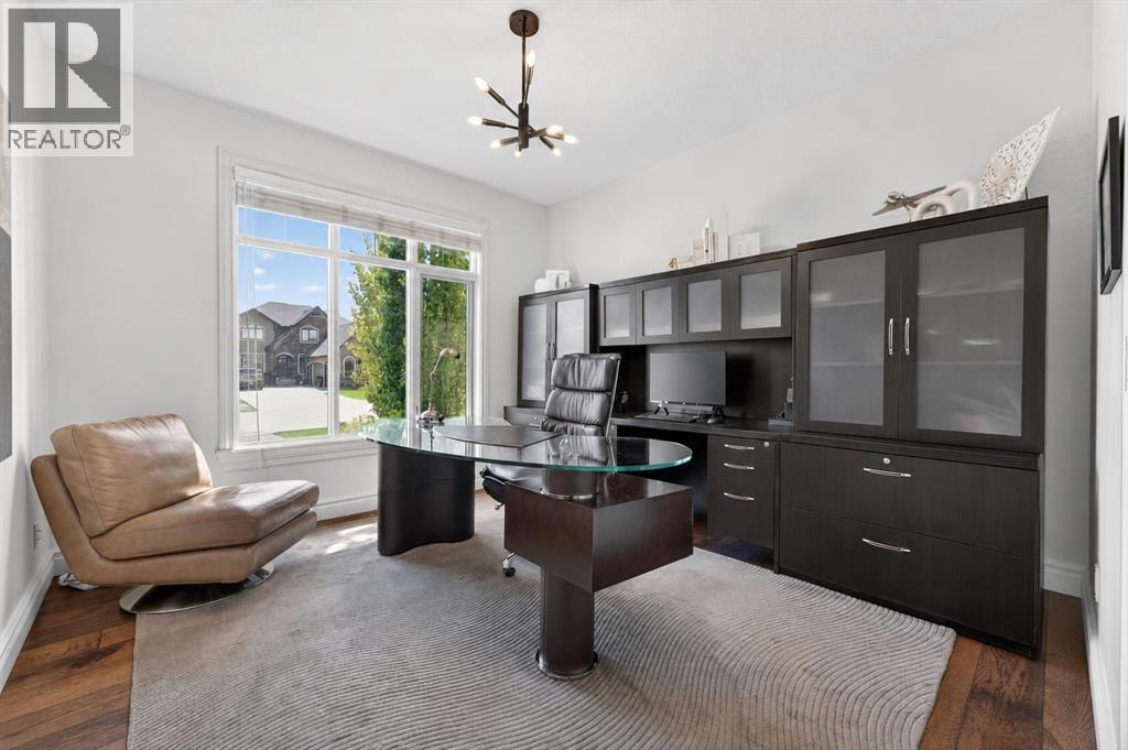 32 Aspen Meadows Manor SW — photo 19