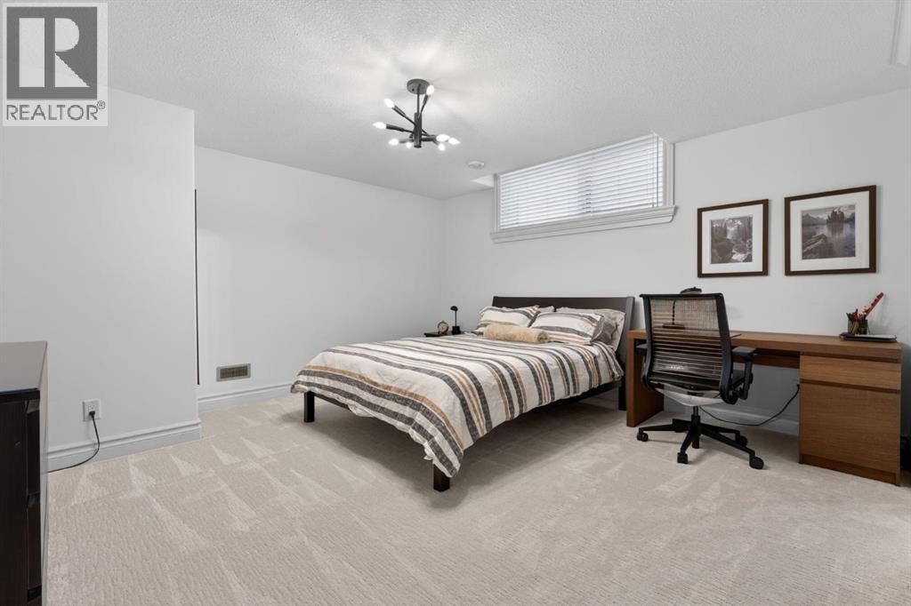 32 Aspen Meadows Manor SW — photo 42