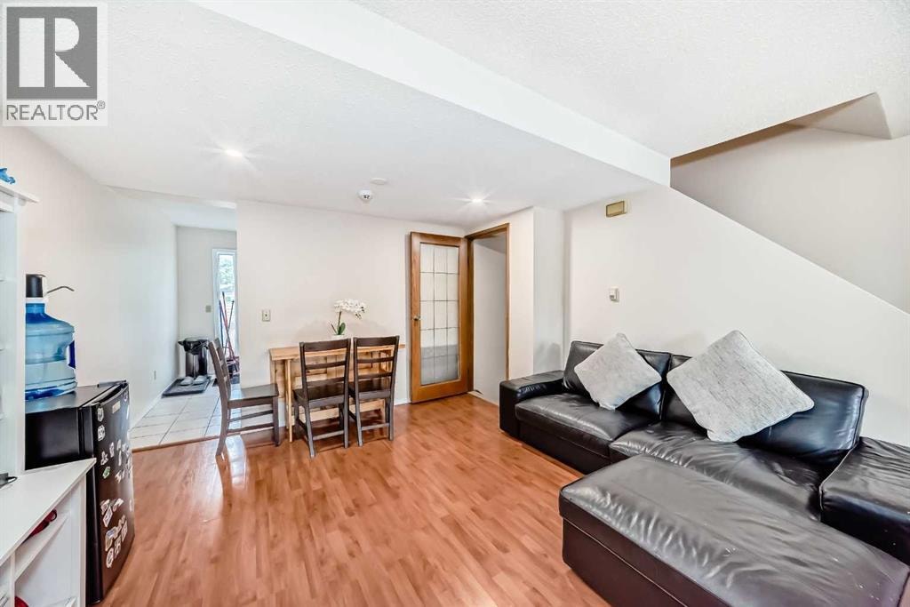 110 Edgeburn Crescent NW — photo 5
