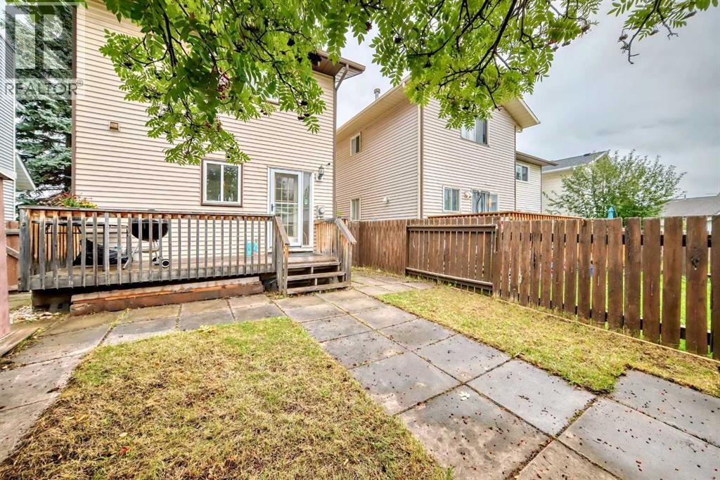 110 Edgeburn Crescent NW — photo 41