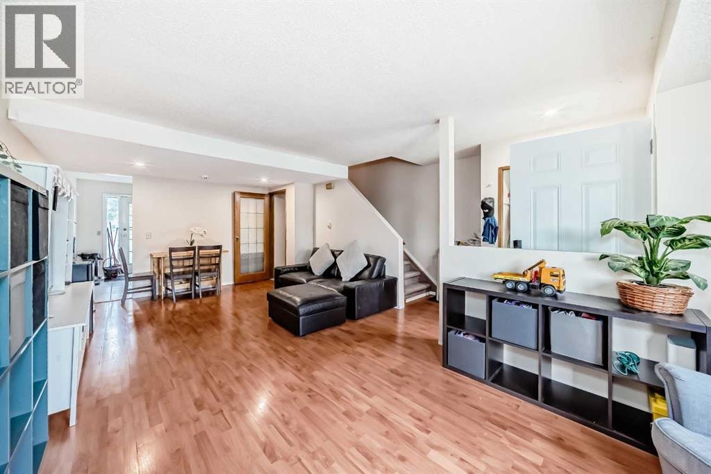 110 Edgeburn Crescent NW — photo 9