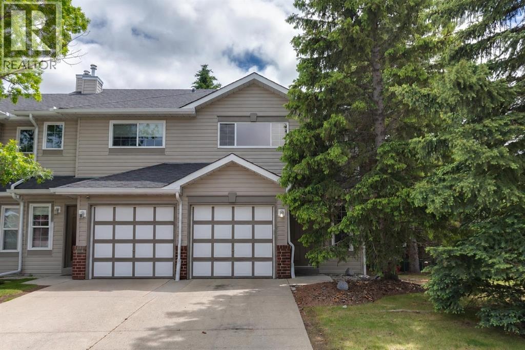 902 Harvest Hills Drive NE