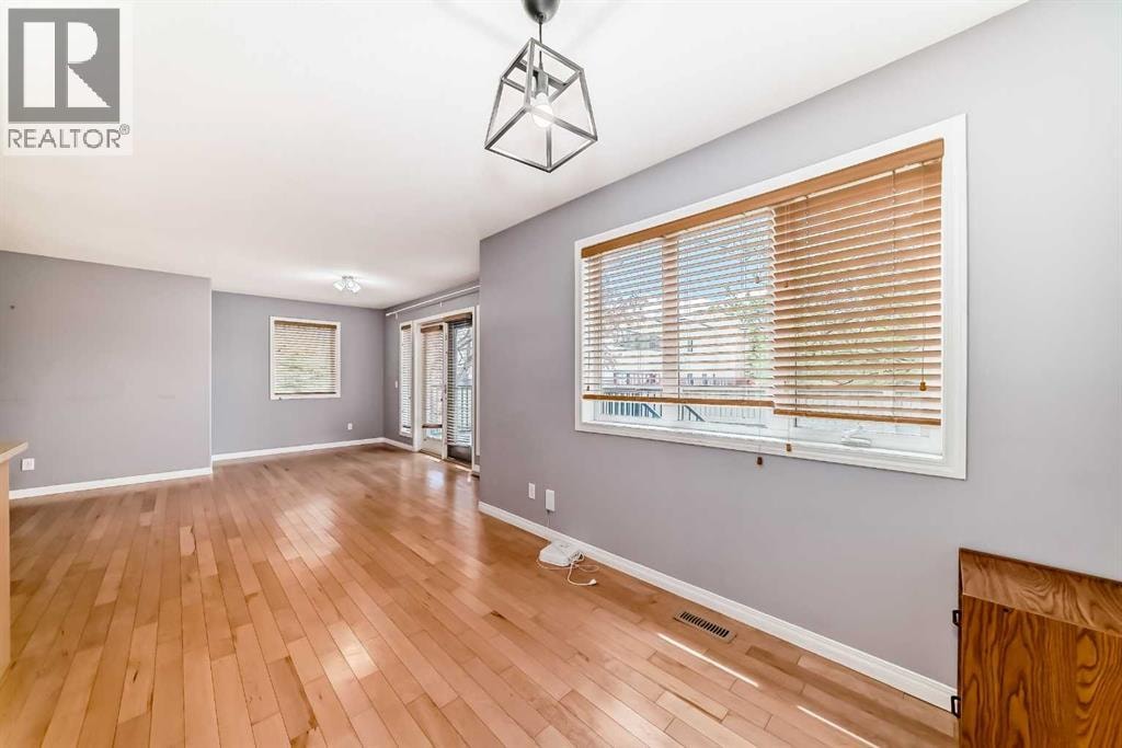 156 Simcoe Place SW — photo 11