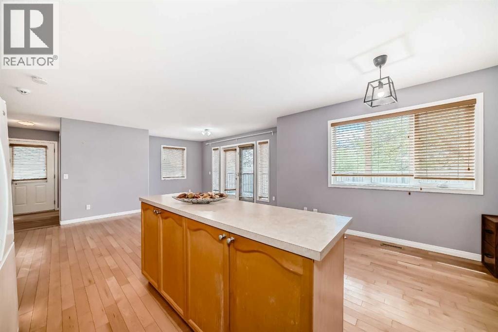 156 Simcoe Place SW — photo 9