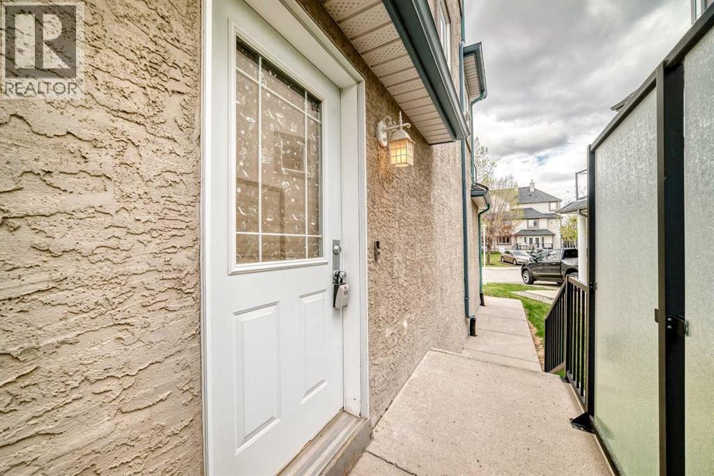 156 Simcoe Place SW — photo 3