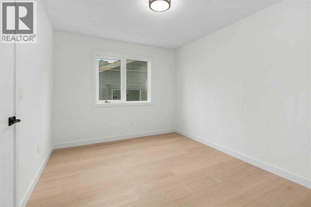 3719 14A Street SW — photo 19