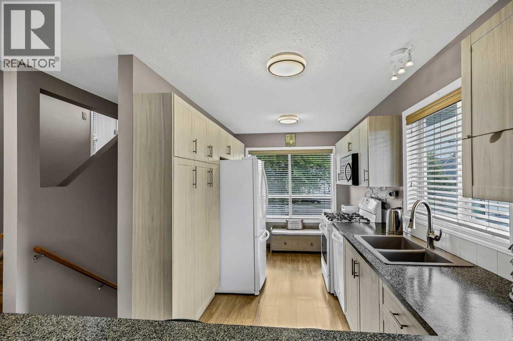 111, 55 Fairways Drive NW — photo 4
