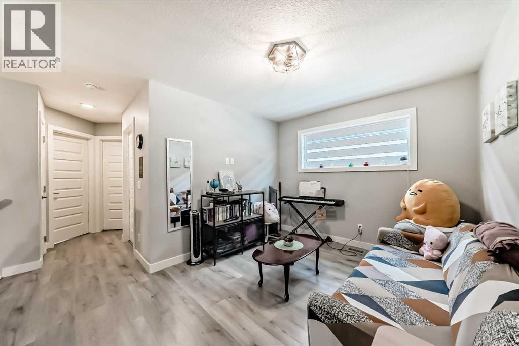 15053 37 Street SW — photo 32