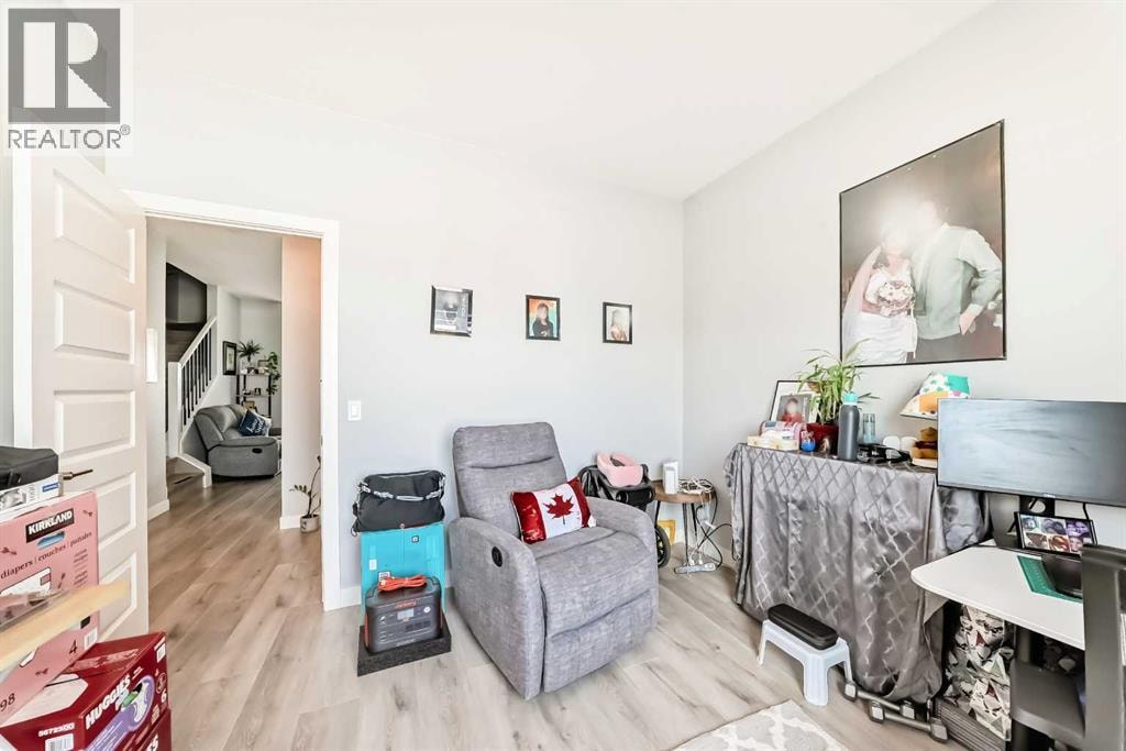 15053 37 Street SW — photo 15