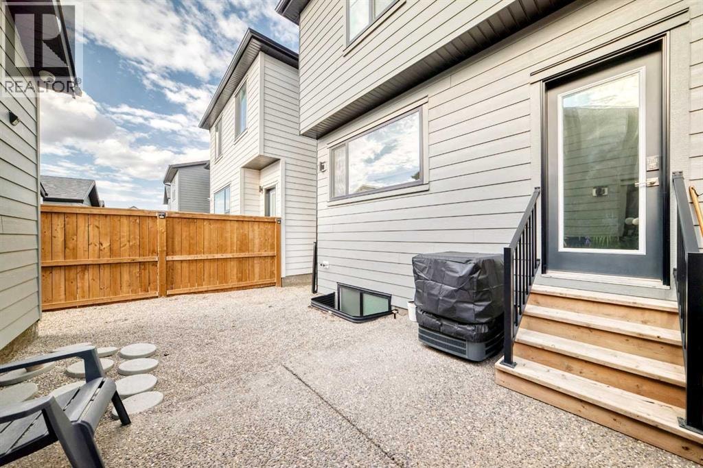 15053 37 Street SW — photo 48