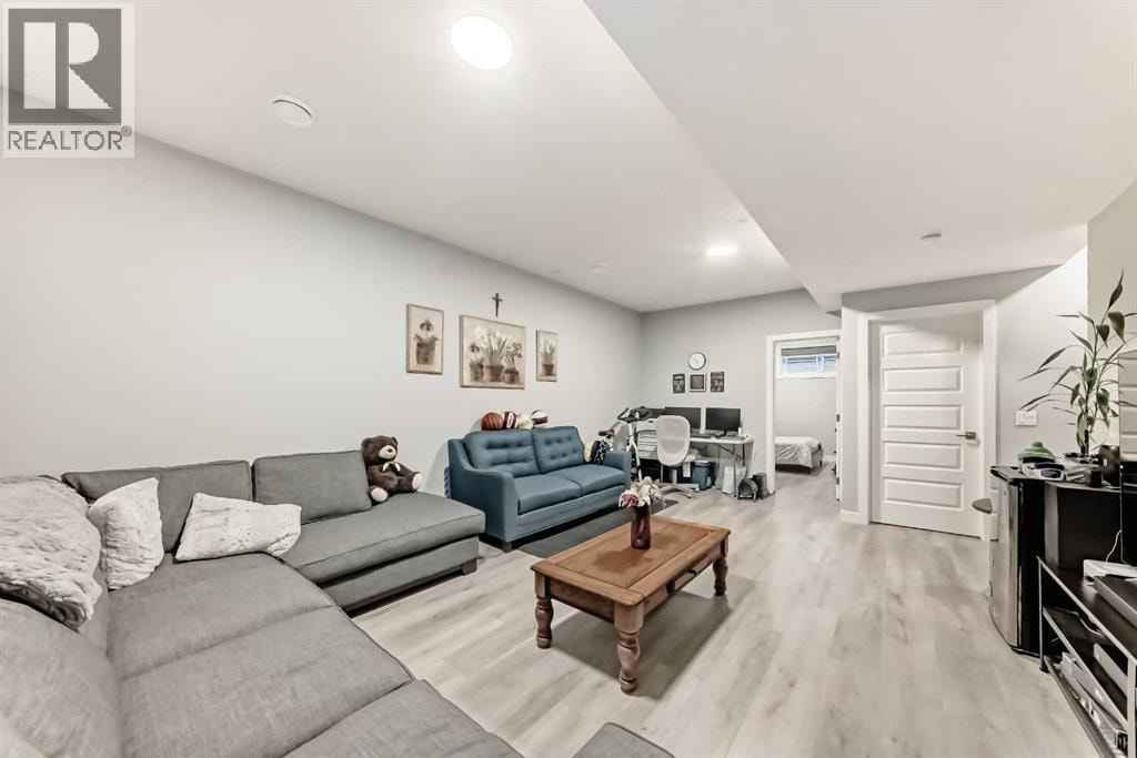 15053 37 Street SW — photo 34